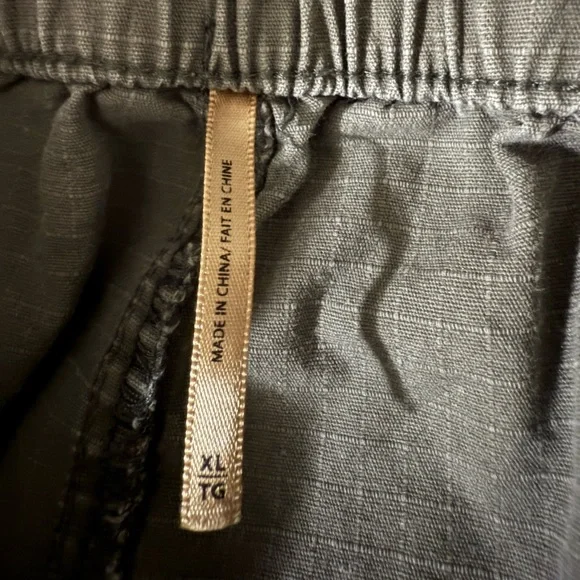 Harlow green cargo mini skirt - Picture 3 of 3